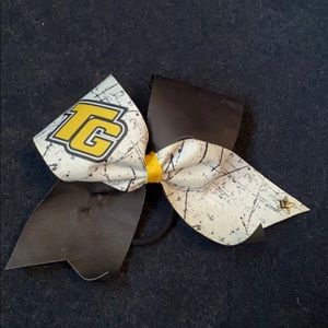 Matching Top Gun practice bow